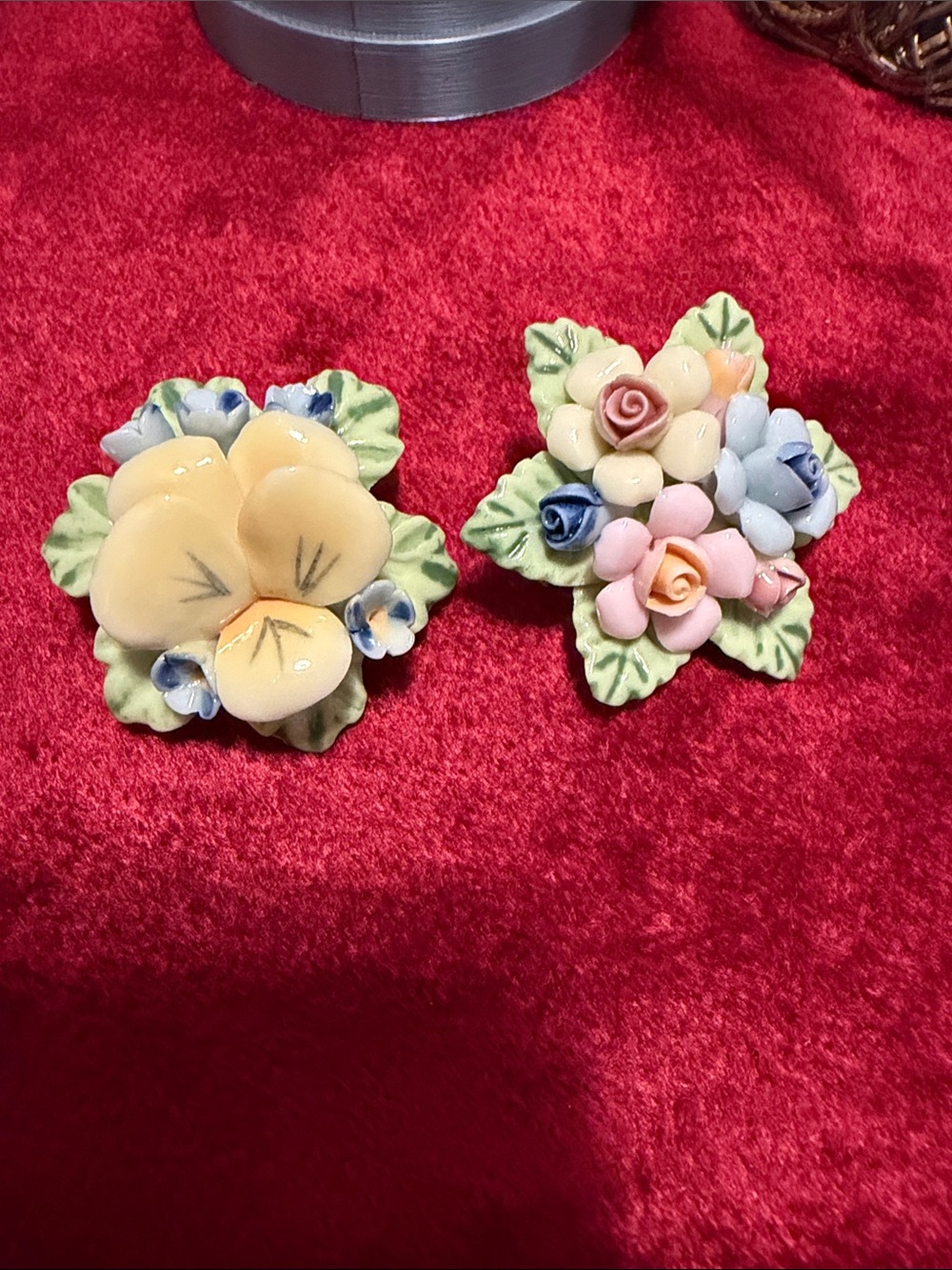Set of 2 Vintage porcelain Floral Brooches in Pastel Yellow & Multicolor